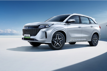 外观官图曝光 搭载弗迪混合动力系统 新混动SUV风光蓝电E5明年一季度将上市