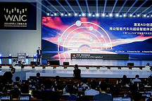 多模態(tài)大模型引領(lǐng)「以人為本」的智能汽車交互革新，商湯絕影亮相WAIC 2024
