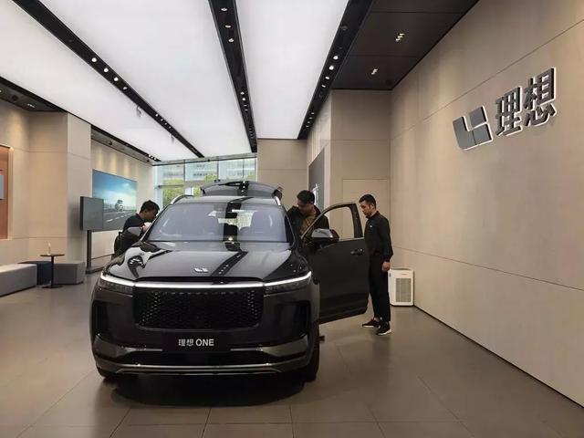 李想的理想零售中心終于引來(lái)五城開(kāi)業(yè)，好評(píng)不斷的它真的是理想嗎