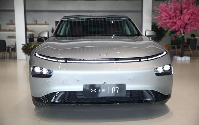 小鵬P7，能讓你忘了特斯拉嗎