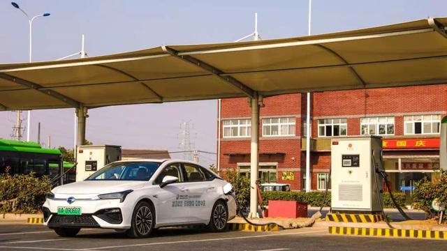 電動(dòng)汽車(chē)三項(xiàng)強(qiáng)制性國(guó)標(biāo)發(fā)布 電池?zé)崾Э匦璞ＷC5分鐘逃生時(shí)間