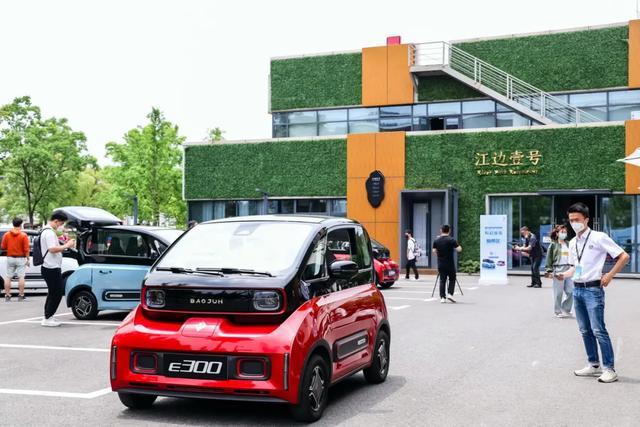 解剖出行新物種：新寶駿E300是不是你的“菜”？