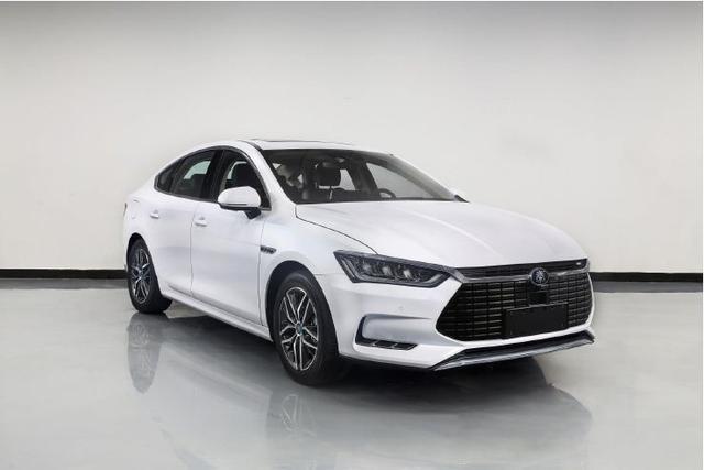 比亞迪繼續(xù)“亮刀”秦Pro EV/宋Plus EV刀片電池版車(chē)型曝光