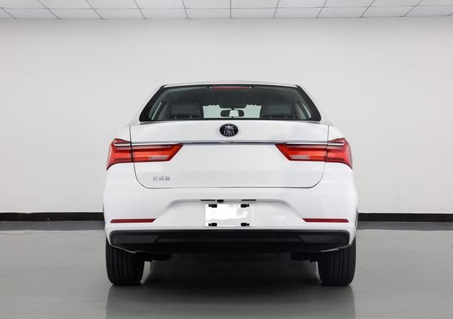 比亞迪繼續(xù)“亮刀”秦Pro EV/宋Plus EV刀片電池版車(chē)型曝光