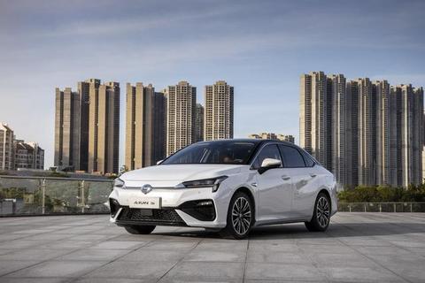从2020款埃安S的进化，洞察电动汽车市场新趋势