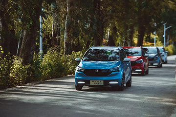 行业首配HUD抬头显示功能的易至EV3 对于市场信心十足