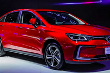 软硬实力双提升 北汽新能源EU5 R600上市 智惠管家APP亮相