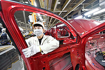 比亚迪喜与忧：燃油车崛起，新能源车暴跌