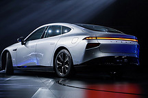 除了706km续航和22.99万元起售价 小鹏P7凭什么与特斯拉争雄