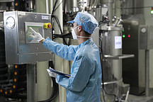 比亚迪刀片电池工厂曝光：为何要采取微米级防尘标准？