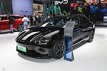 比亞迪海豹冠軍版上市，整車造型比較簡約，對標小鵬p7