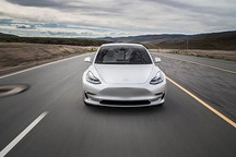 啥？卷到國外去了？特斯拉海外市場也甩賣，這到底唱的什么戲？