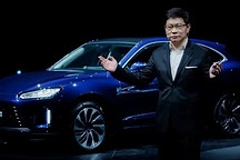王軍停職，余承東上位，華為造車，止于智選，還是親自下場？