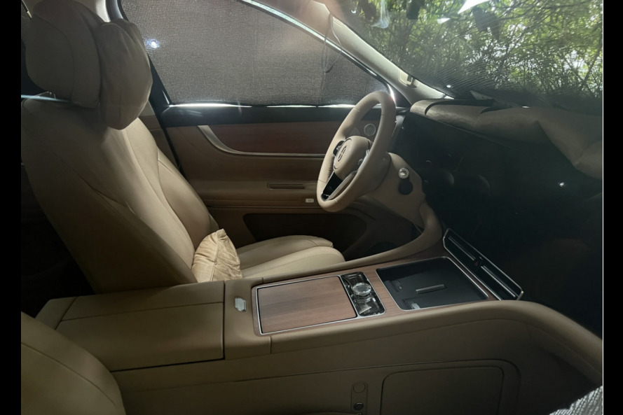 问界M9内饰谍照首次曝光