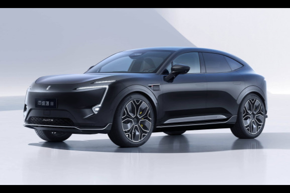 限时售25万起，阿维塔11千里智驾款上市 