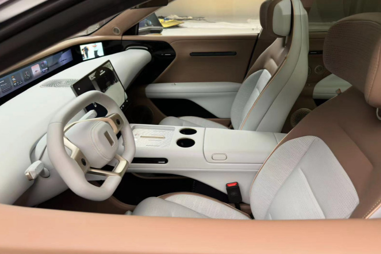 预计25万左右，阿维塔07实车内饰图曝光