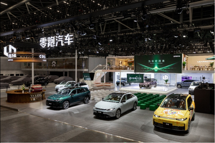 期待拉滿！零跑全新B系列首款全球化車型B10廣州車展國內首秀引爆全場