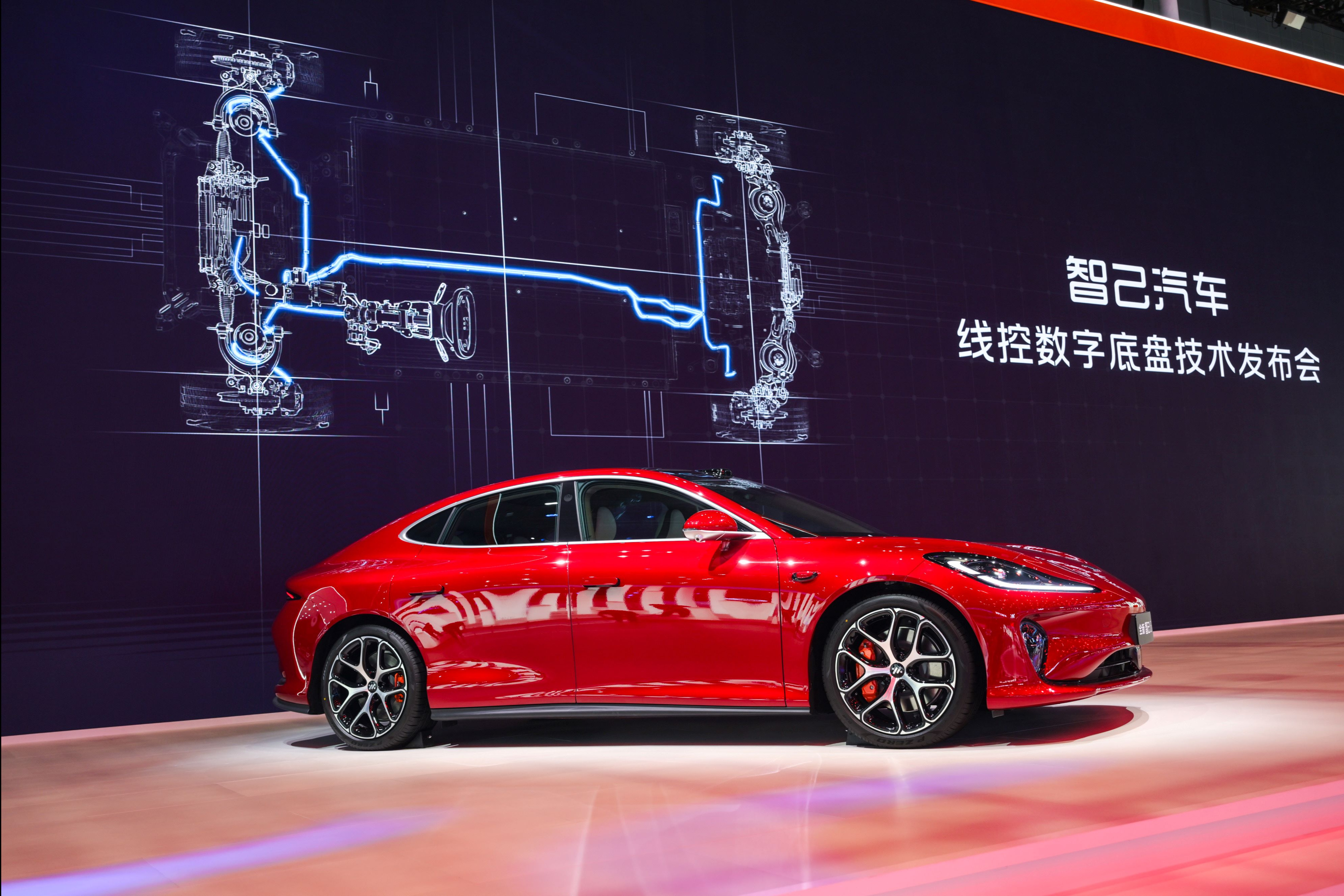 智己汽车发布线控数字底盘技术，今年下半年率先量产上车线控底盘  开启“具身智能”新时代