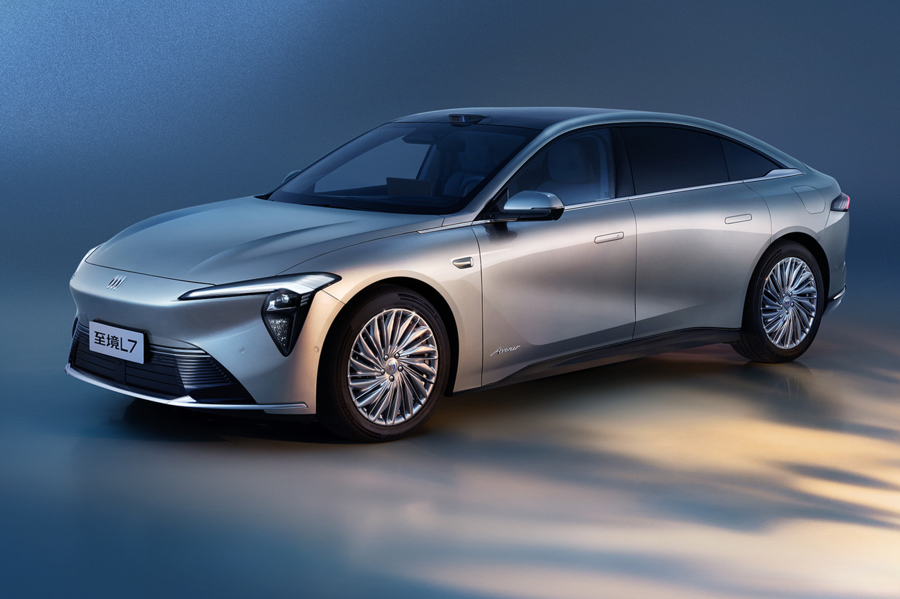 别克至境L7，将首发搭载基于强化学习的Momenta R6飞轮大模型