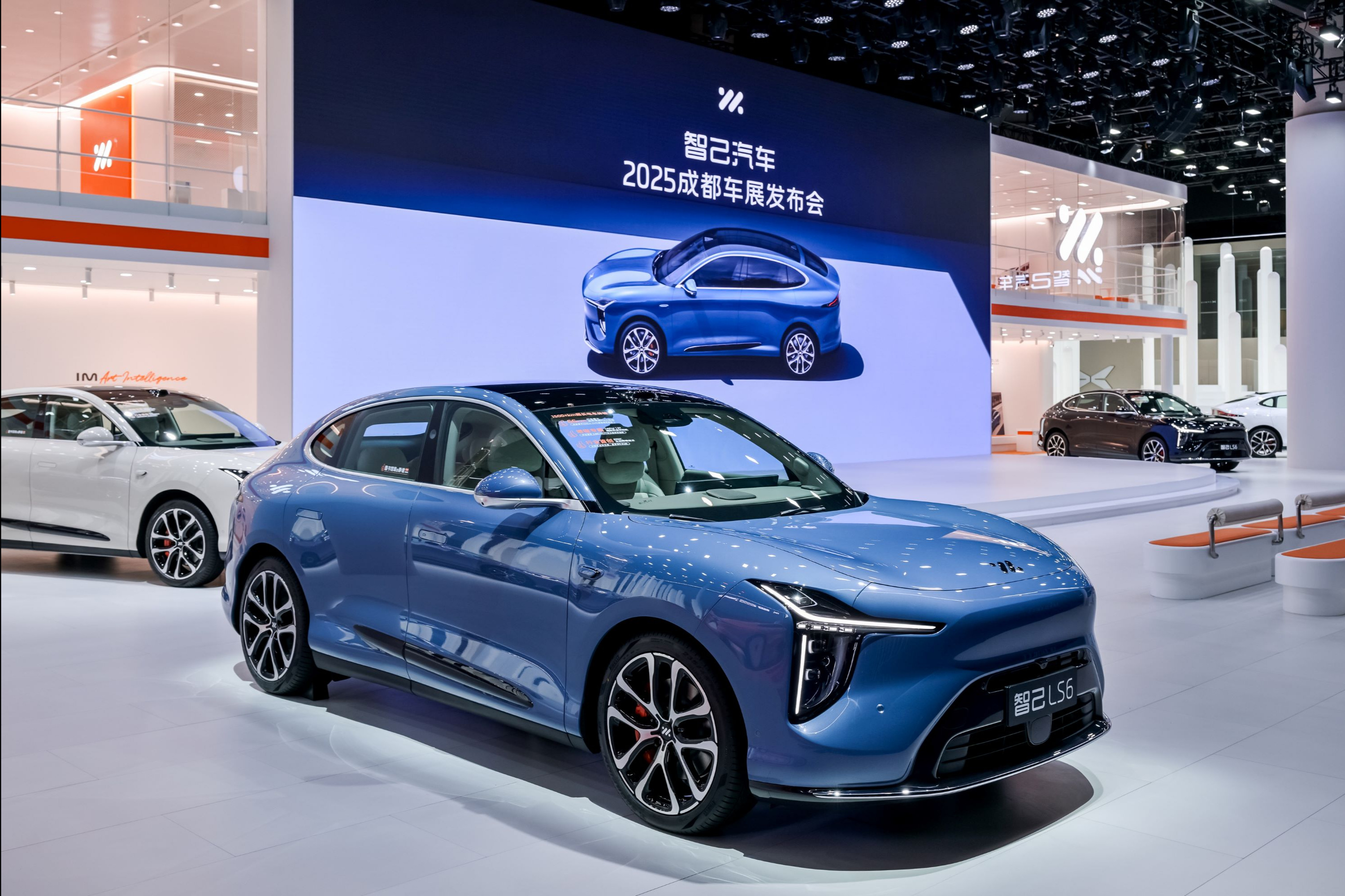預售訂單破48,000臺！2025成都車展，超級增程就看智己！
