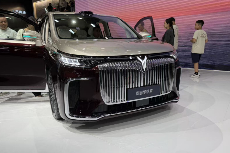 38.99万起，续航升级，新款岚图梦想家成都车展预售