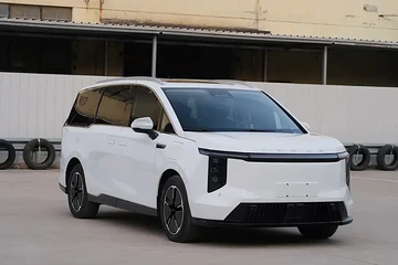 首款換電/滑門MPV，外觀設(shè)計更科幻，大通MIFA7申報圖曝光