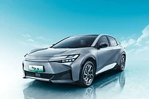豐田全球首款純電轎車上市，三電技術(shù)與比亞迪合作