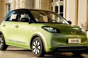 五菱缤果新车上市 售价8.08-8.48万元 可选装套色车顶