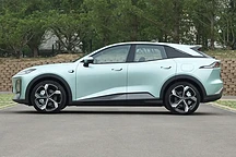 深藍S7，中型SUV，尺寸比Model Y大