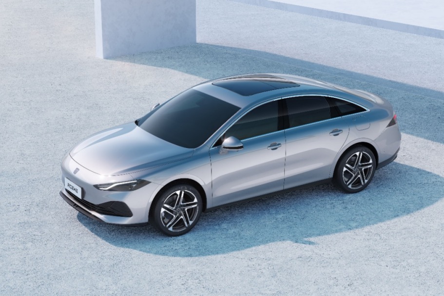 “出道即巅峰”荣威D7 DMH搅动B级混动轿车市场！