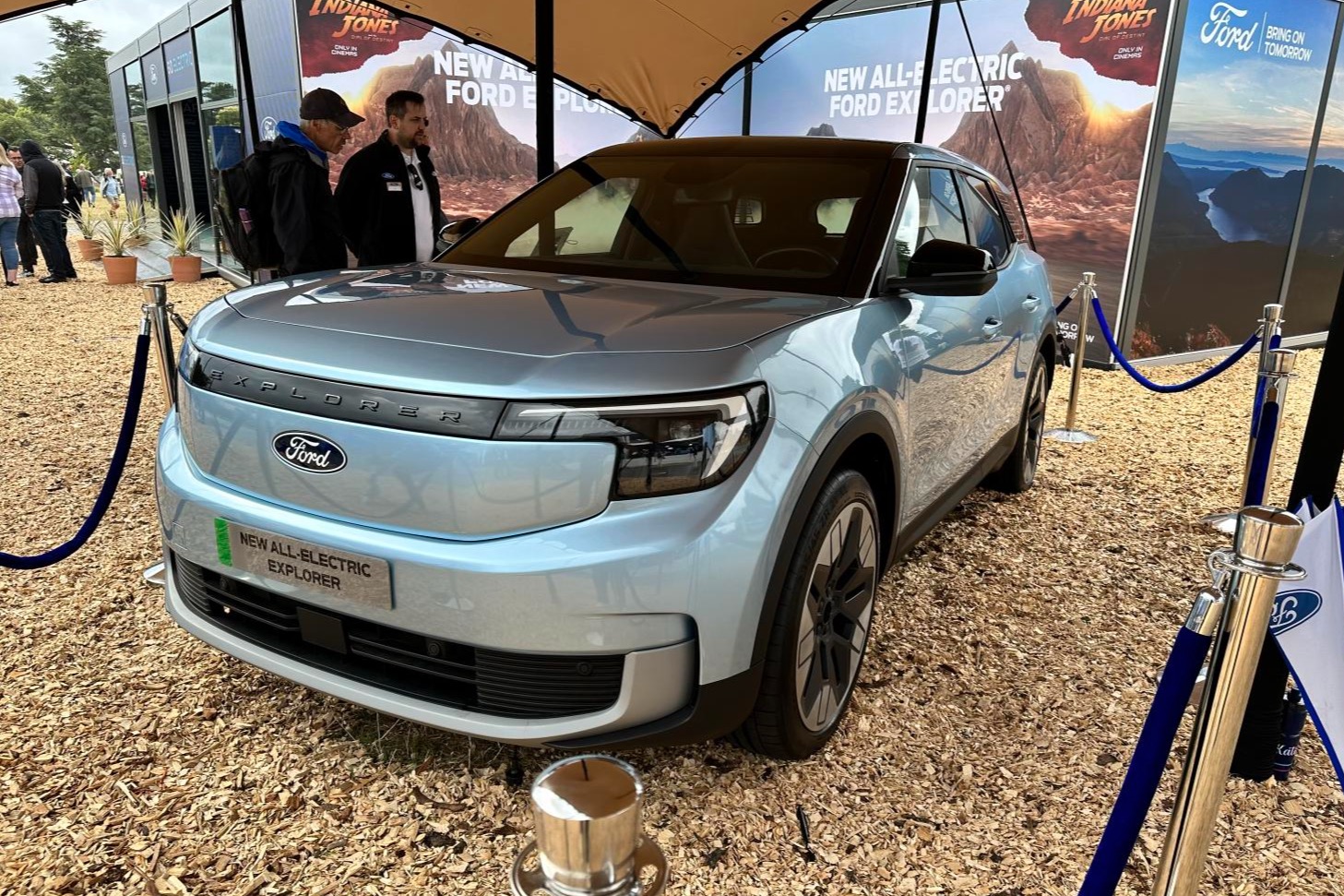 福特探险者EV在古德伍德速度节首发亮相