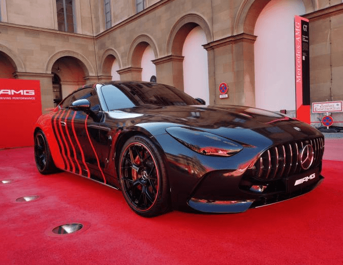 十分性感，奔驰 AMG GT E Performance 实车曝光