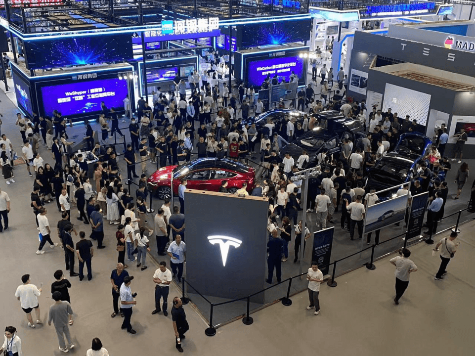 特斯拉 8 月交付超 8.4 万辆，多款车型交付时间延长至四季度