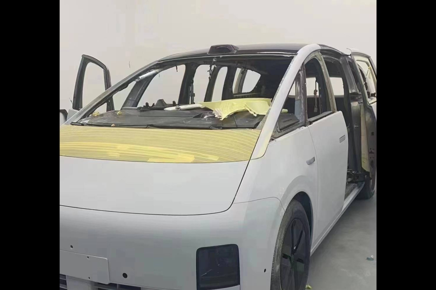 理想纯电MPV MEGA 试装图曝光 目标月销至少超5000