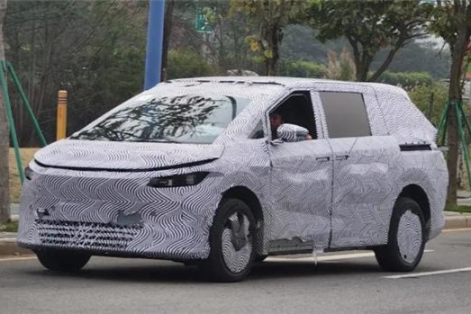 小鹏新车:MPV尺寸曝光,还有一台全尺寸SUV将迎战理想L9