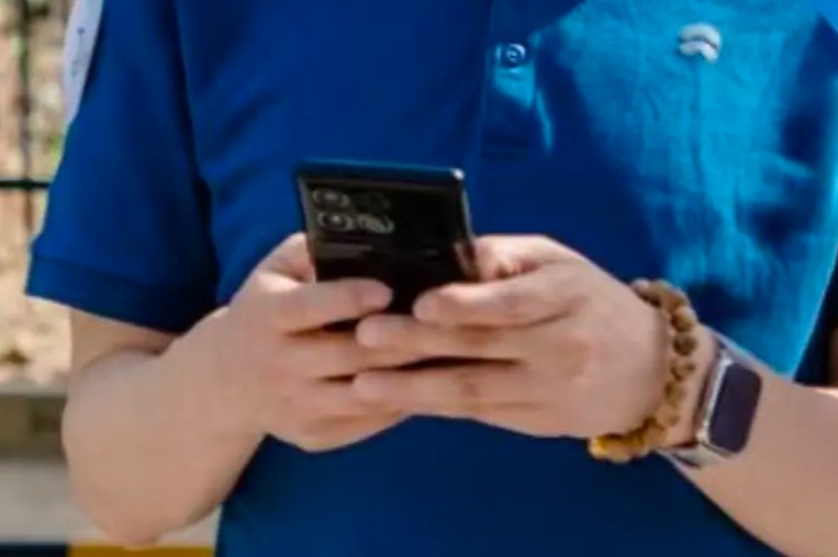 疑似蔚来手机真机曝光：售价或5000元以上，9月21日首发