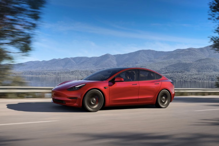 补贴8000元只是前菜 新款Model 3下线 比亚迪蔚来紧张了