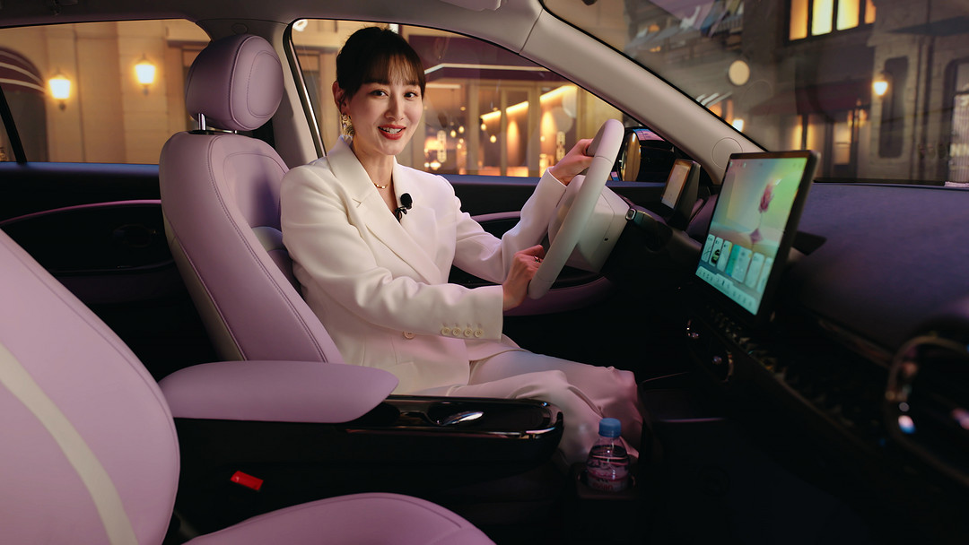 郭曉敏車(chē)內(nèi).jpg