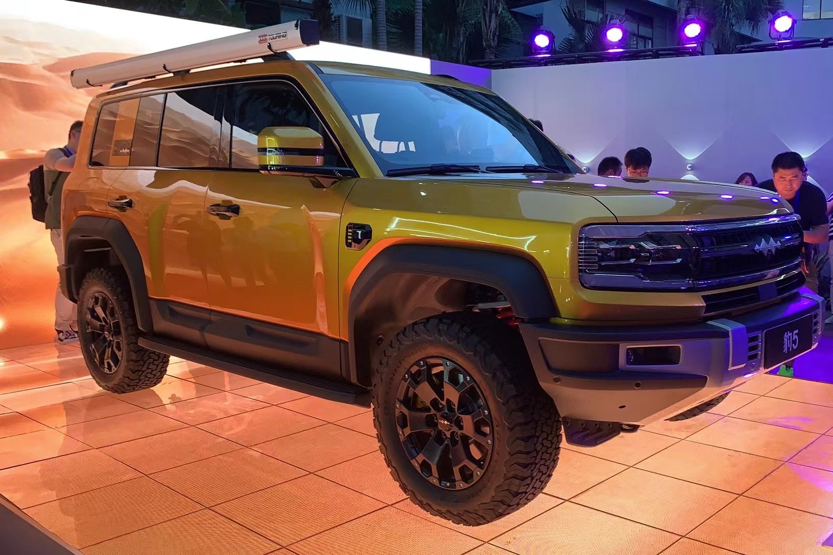 比亚迪发布方程豹 5/8/3 全系列车型