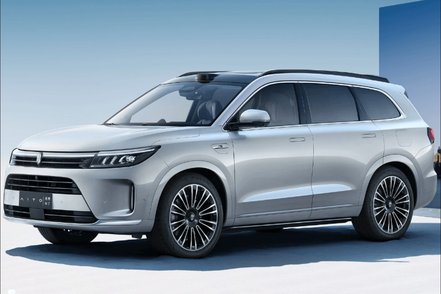 问界官方发文回应质疑：问界新M7，实力全开，无惧诋毁