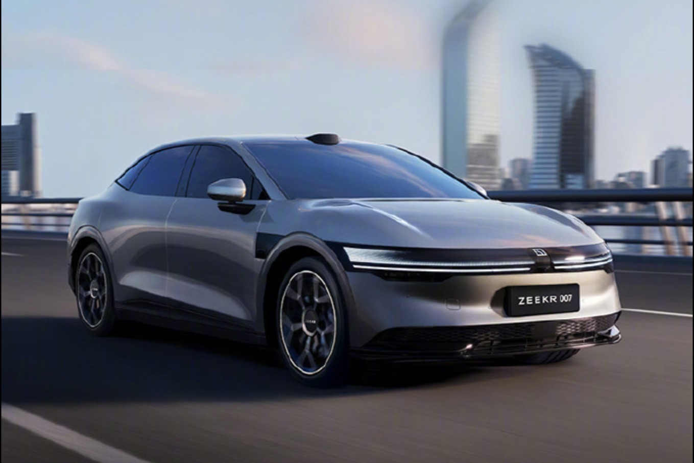 极氪007正式发布!全系8295芯片+800V架构,20.99万起售