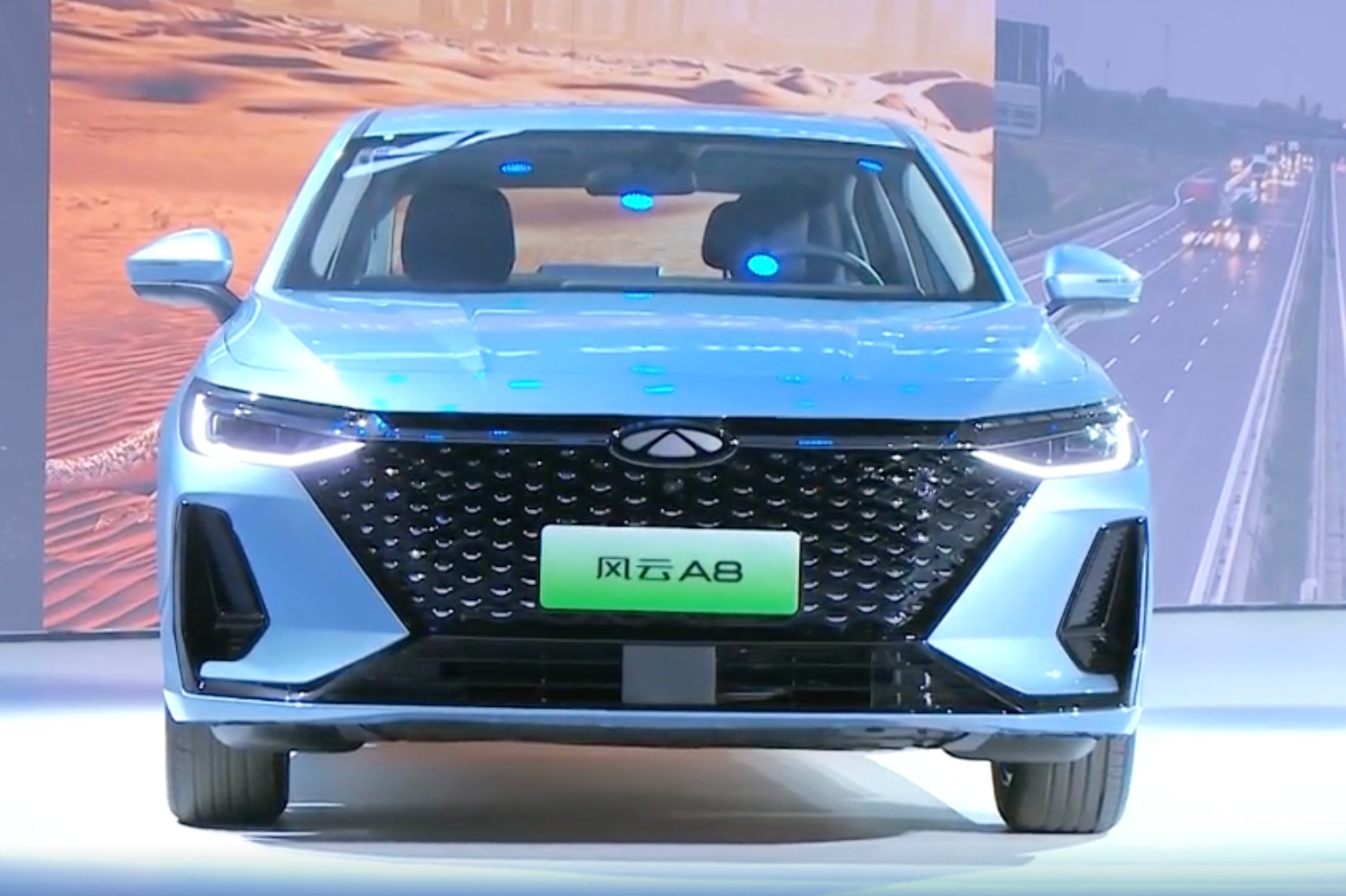 做行业杀手锏！奇瑞风云A8上市，11.99万起能挑战比亚迪秦PLUS吗？