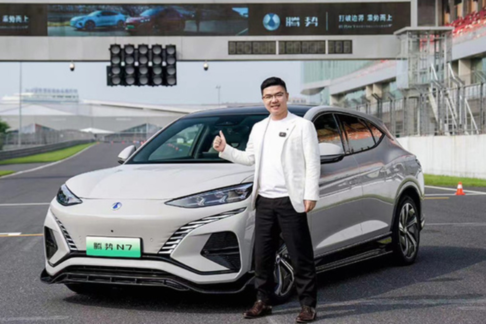 赵长江再放豪言：腾势N7要战胜特斯拉Model Y！还记得他说过的那些大话吗