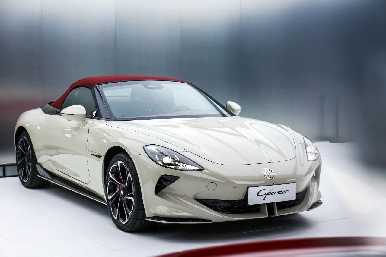 “高定版”MG+Cyberster现已上市,即刻下定3月可提车