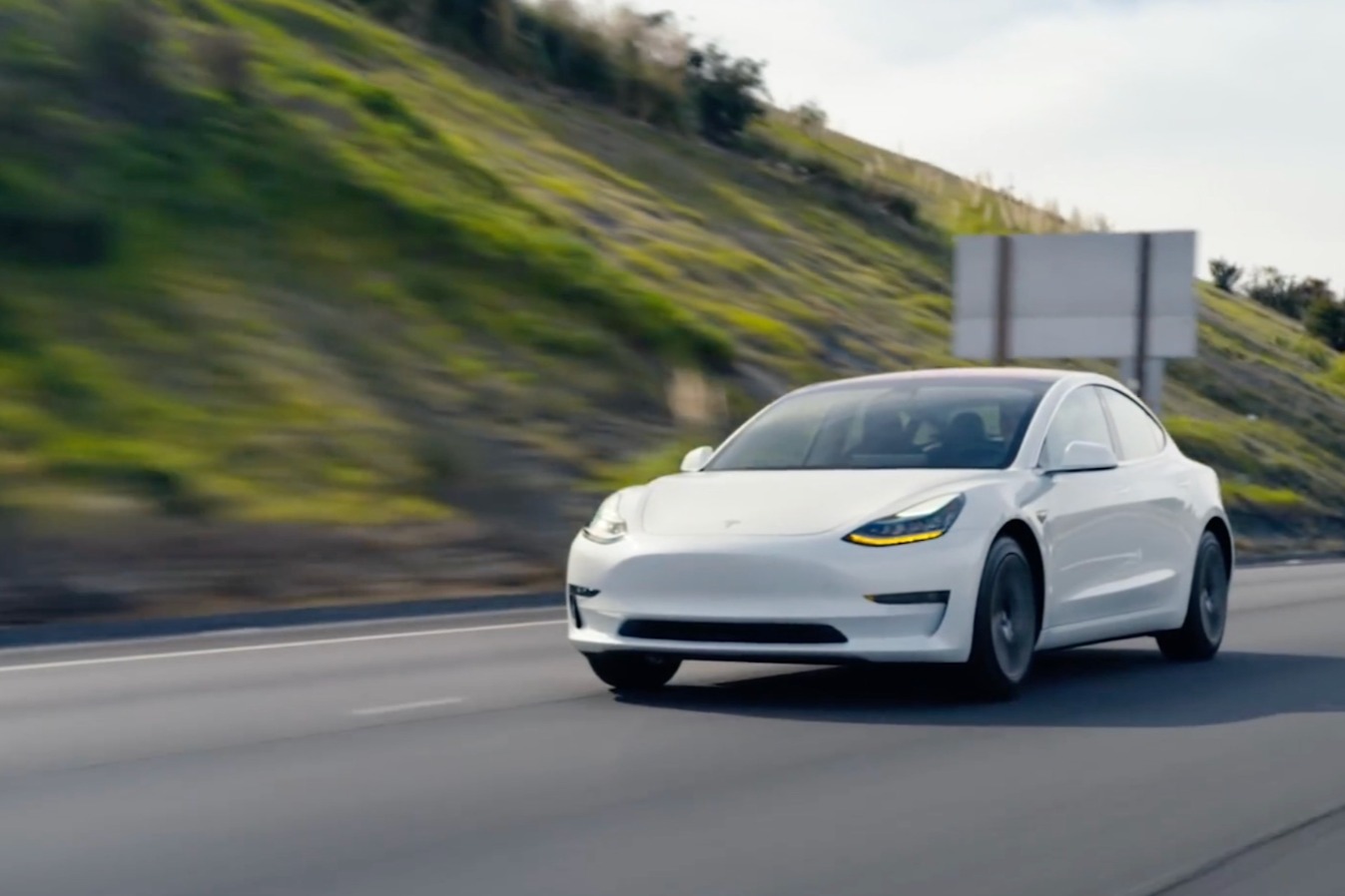 特斯拉在北美涨价了,新款Model 3长续航版售价上调1000美元