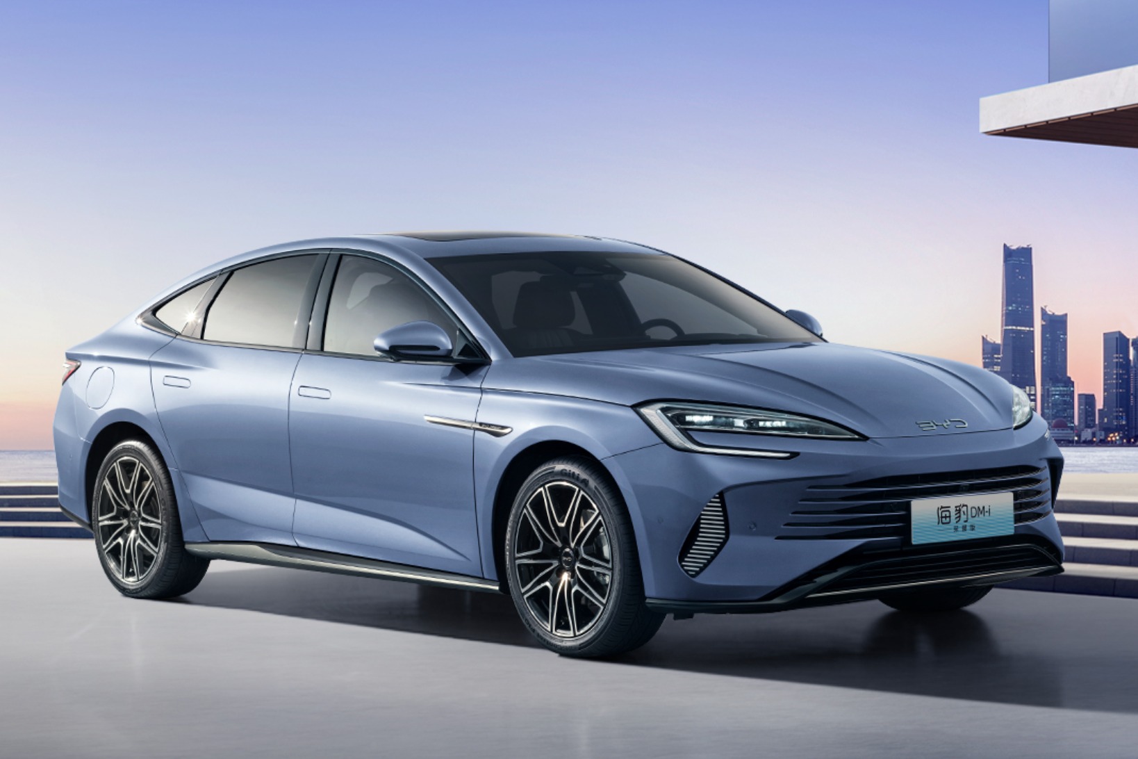 比亚迪海豹DM-i荣耀版上市 售价14.98-21.98万