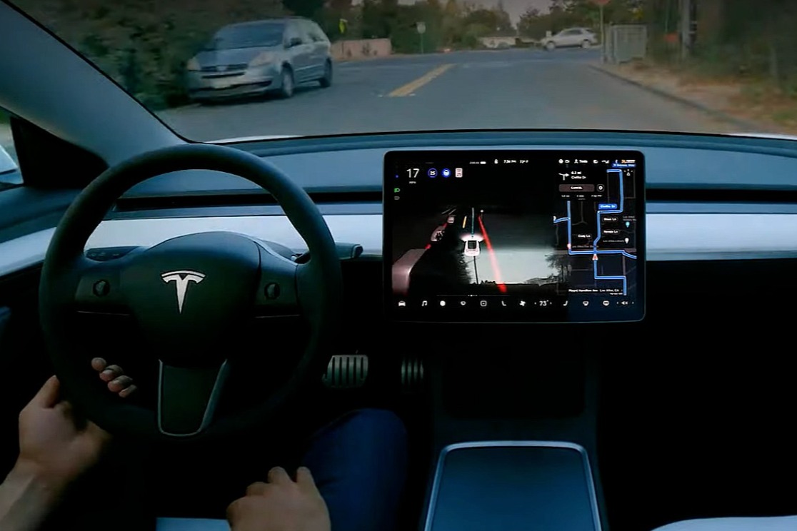 小鹏XNGP即将全国都能开,特斯拉FSD入华时间却仍是问号