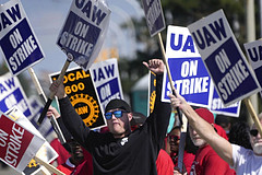 美国汽车工人联合会主席宣布将进行新一轮罢工