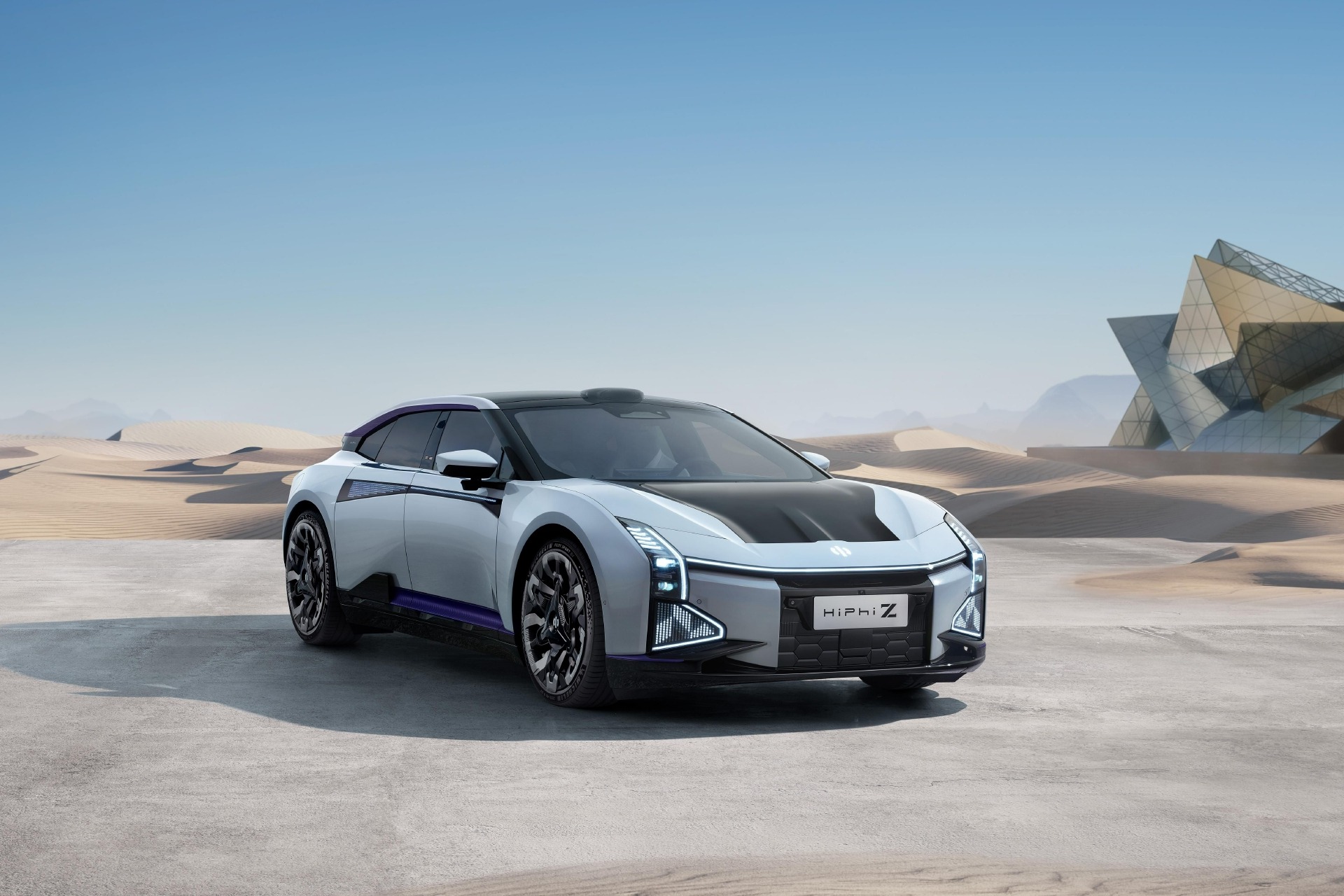 高合HiPhi Z软件系统迎来OTA升级，新增TCM玩具车模式等