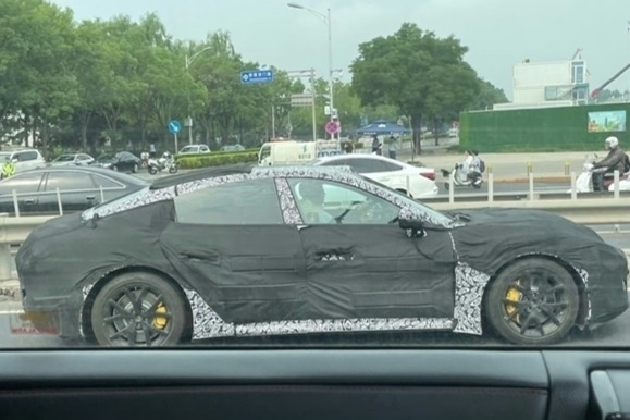 小米汽车首款预计将在2024年发售,出货量预估5–6万部,或售25-30万元